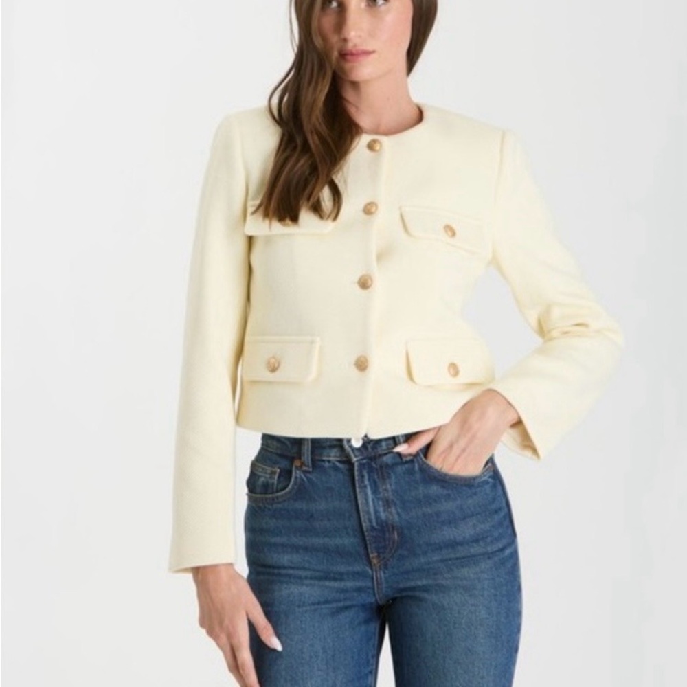 NWOT One By the Workshop Gokd button detail lined Cream blazer sz M